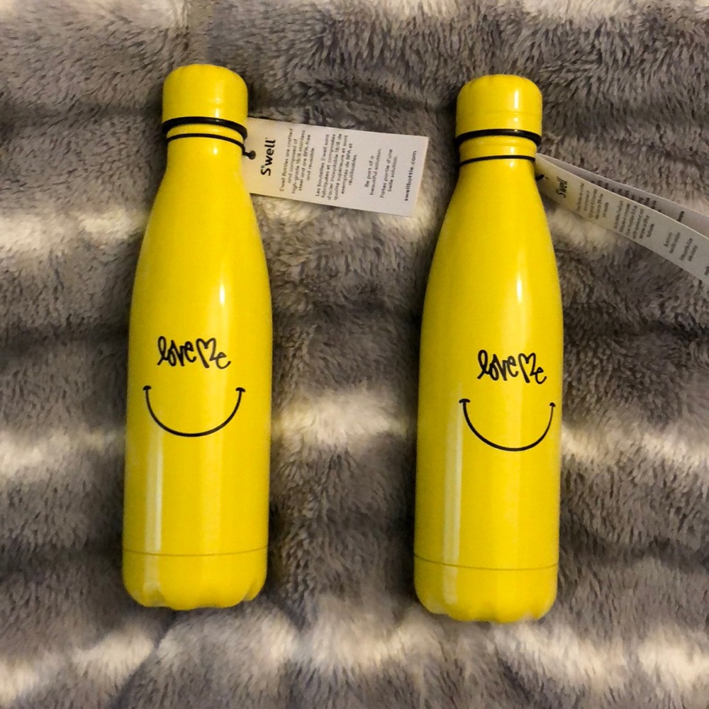 Swell bottles - yellow with Love Me on it 💛😊💛